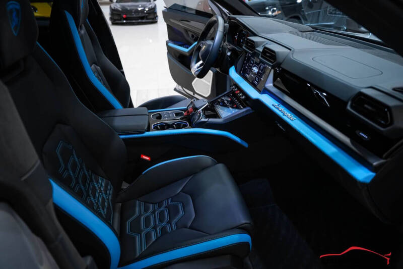 2025 Lamborghini Urus SE