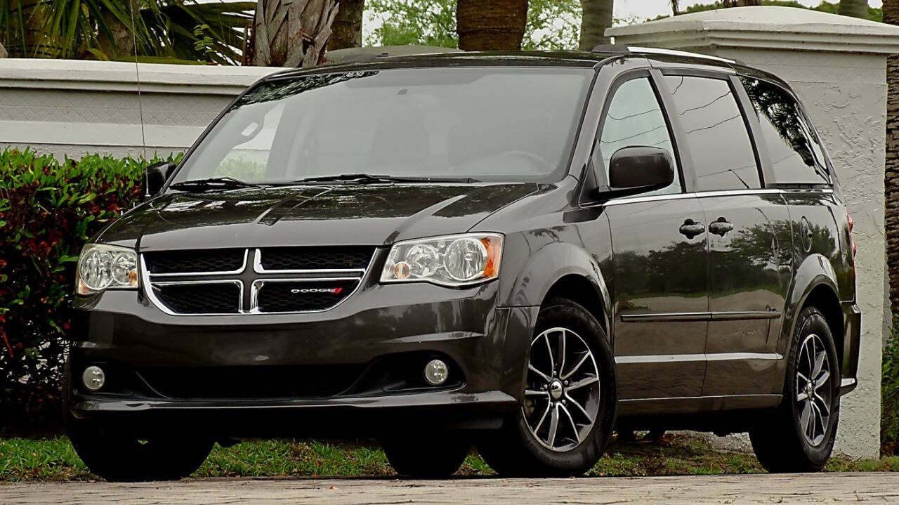 2017 Dodge Grand Caravan 1