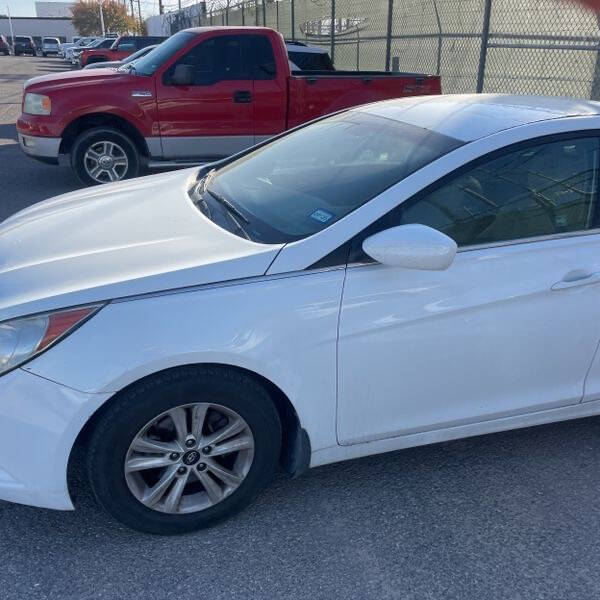 2013 Hyundai SONATA for sale at Green Light Auto in Bridgeton, NJ