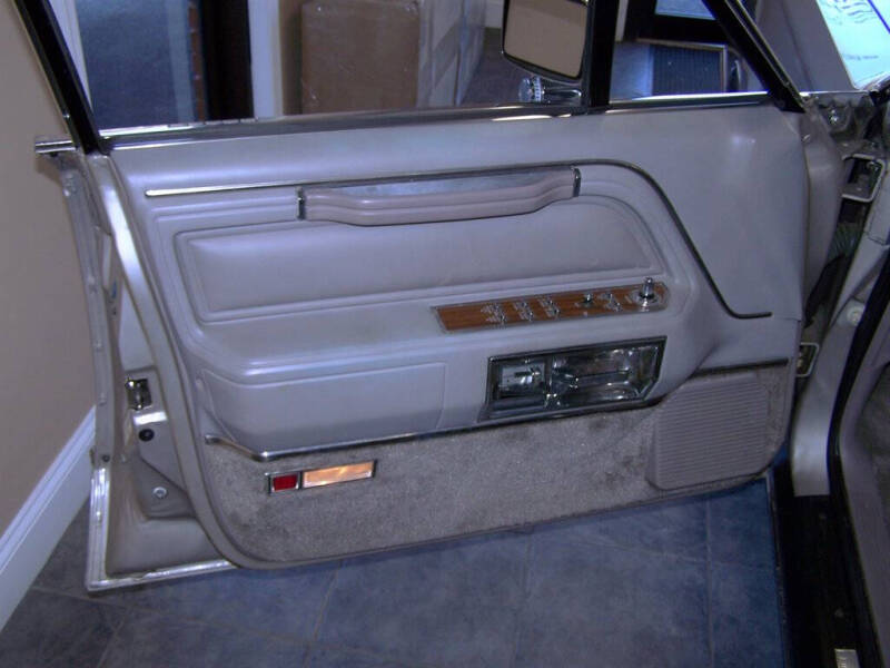 1988 Lincoln Town Car Signature