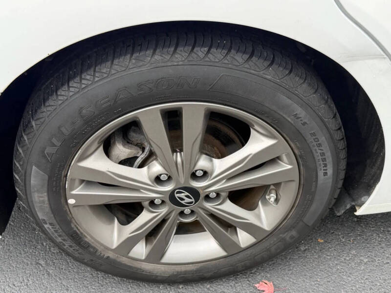 2018 Hyundai Elantra