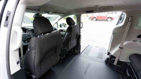 2024 Chrysler Voyager LX
