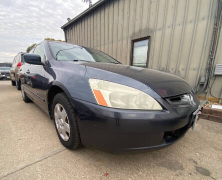 2005 Honda Accord for sale at TOWN & COUNTRY MOTORS in Des Moines IA