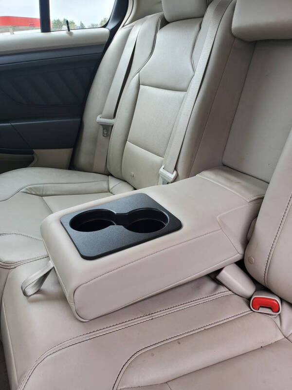 2011 Ford Taurus SEL