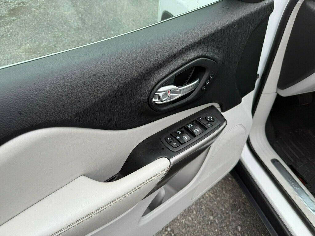 2019 Jeep Cherokee 20