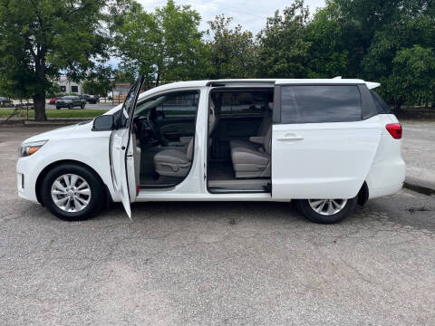 2017 Kia Sedona L