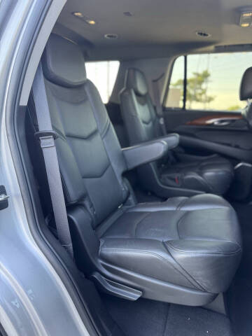 2016 Cadillac Escalade Luxury Collection