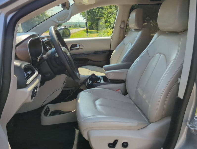 2021 Chrysler Voyager LXi