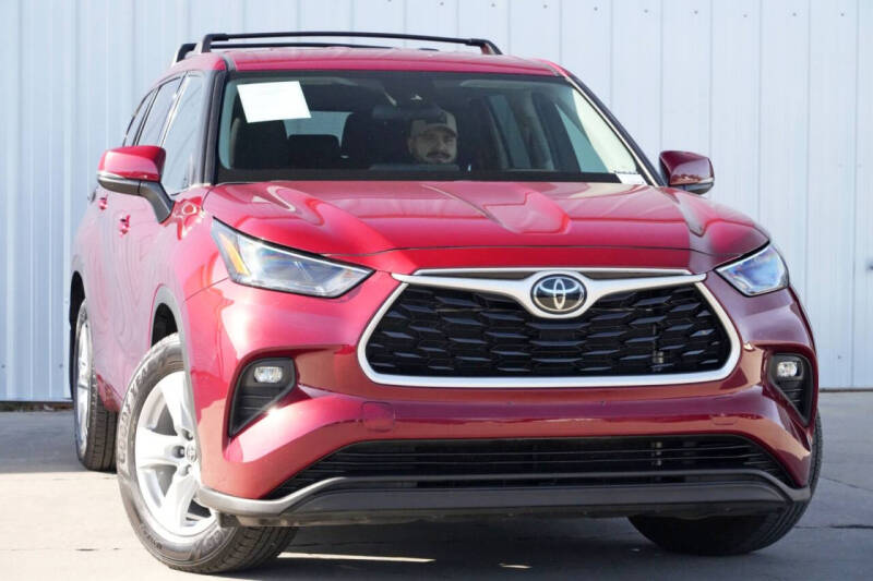 2022 Toyota Highlander LE