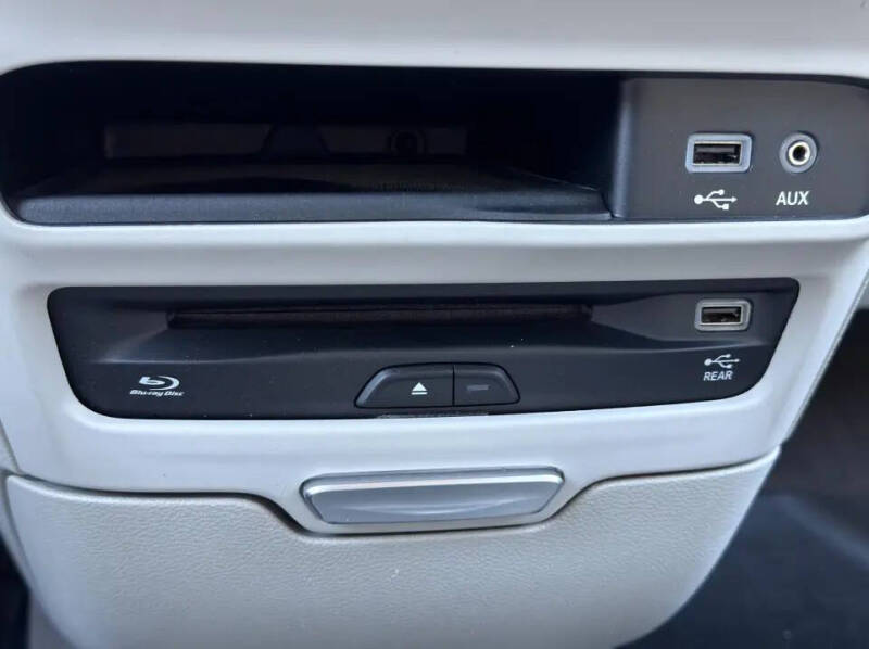 2017 Chrysler Pacifica Touring-L Plus