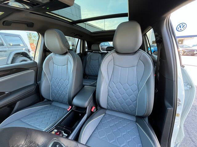 2025 Volkswagen Tiguan SEL R-Line 4Motion