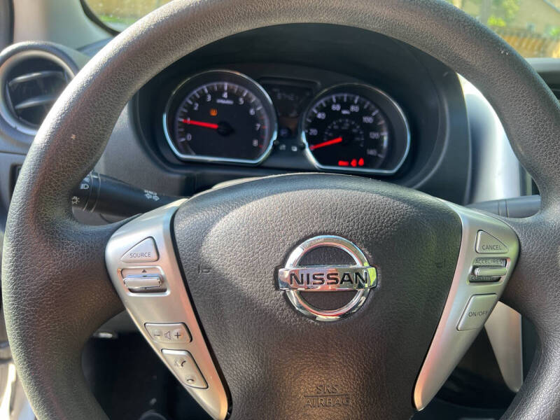 2017 Nissan Versa Sedan SV photo 11