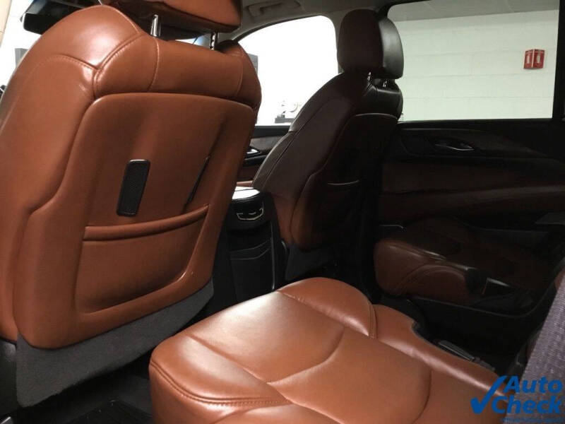 2017 Cadillac Escalade Luxury
