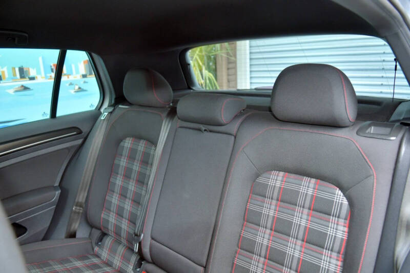 2017 Volkswagen Golf GTI S