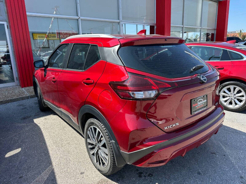 2022 Nissan Kicks SV photo 2