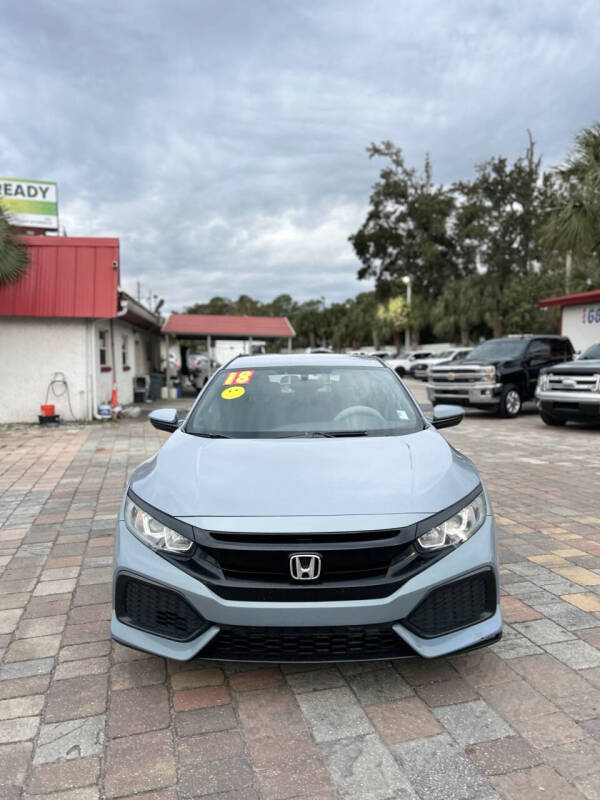 2018 Honda Civic Hatchback LX's photo