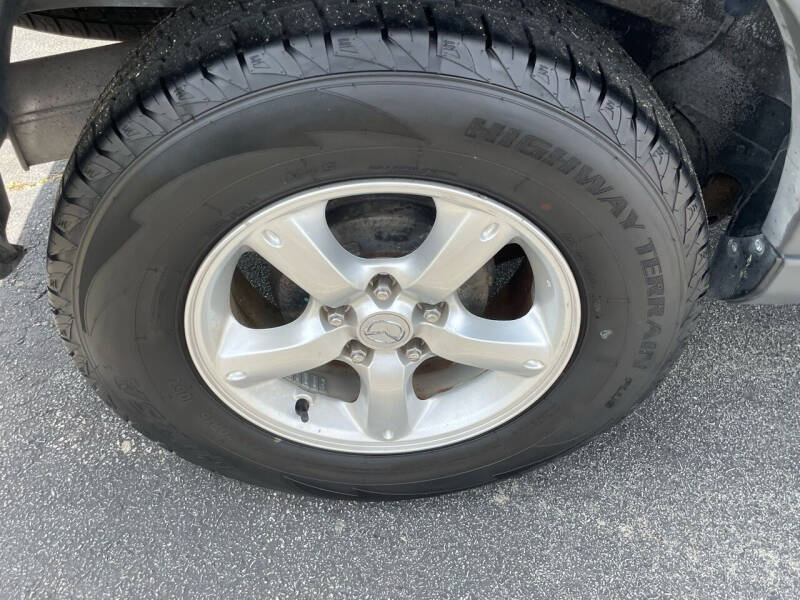 2006 Mazda Tribute i