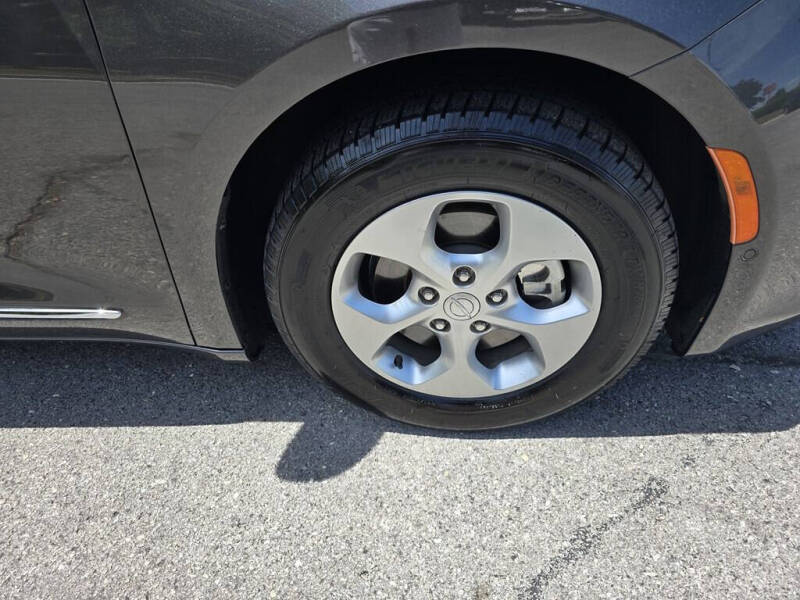 2017 Chrysler Pacifica Touring-L Plus