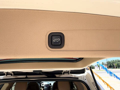 2012 Cadillac Escalade Luxury