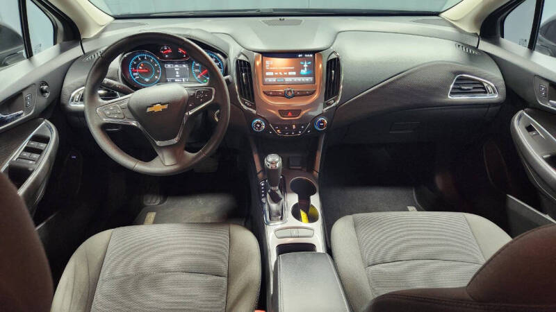 2017 Chevrolet Cruze LT Auto