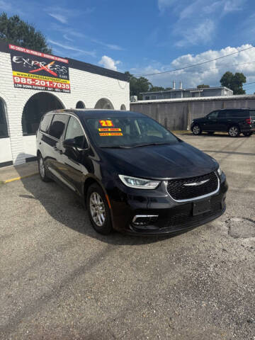 2023 Chrysler Pacifica Touring L