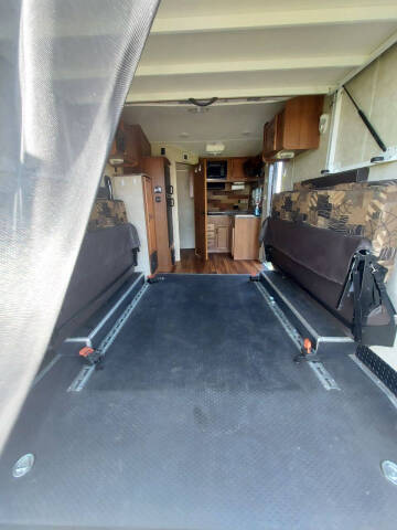 2016 Gulfstream Track & Trail