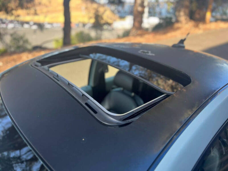 2010 Volkswagen New Beetle Base PZEV