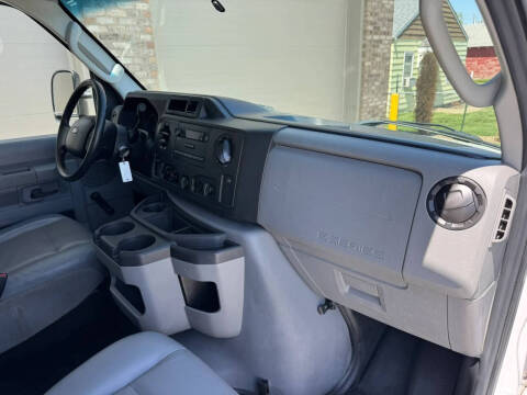2017 Ford E-Series