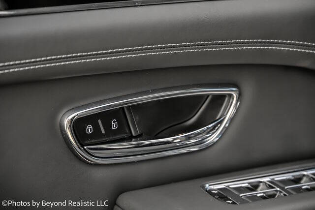 2024 Bentley Bentayga Hybrid