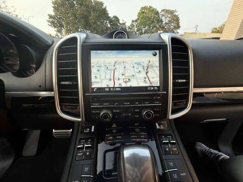 2016 Porsche Cayenne S