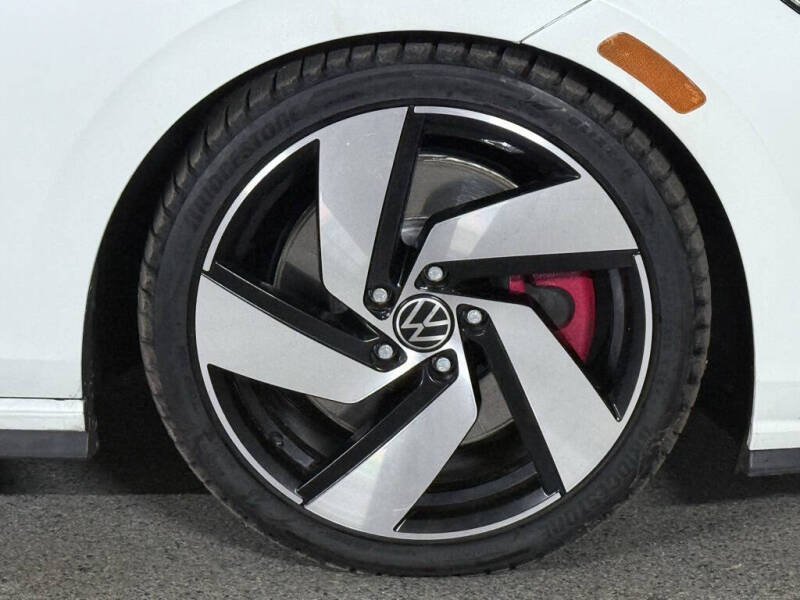 2022 Volkswagen Golf GTI S