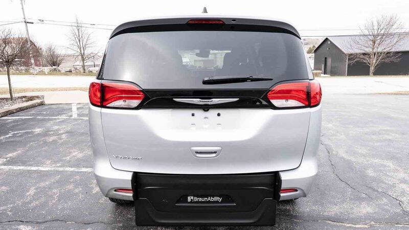 2023 Chrysler Voyager LX