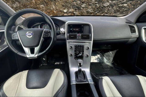 2017 Volvo XC60 T6 Dynamic