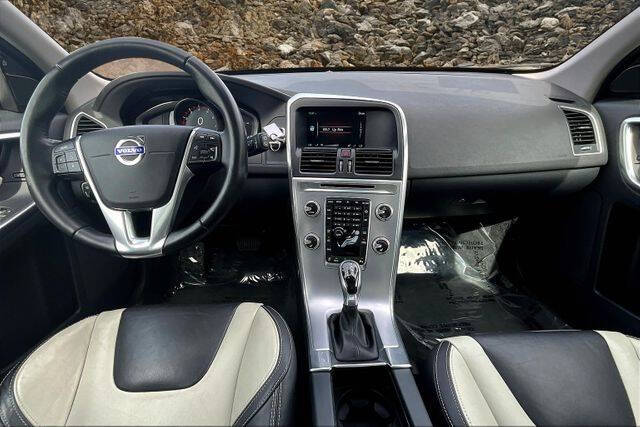 2017 Volvo XC60 T6 Dynamic