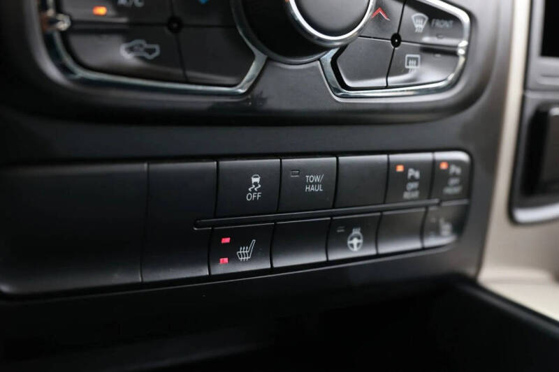 2015 RAM 1500 SLT