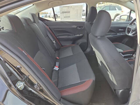 2025 Nissan Versa SR