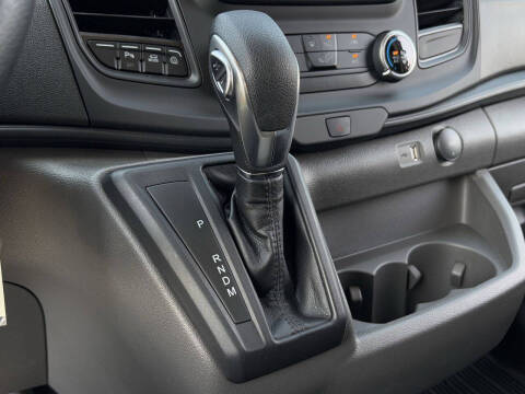 2025 Ford Transit 250