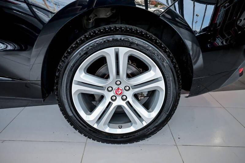 2019 Jaguar F-PACE 25t R-Sport