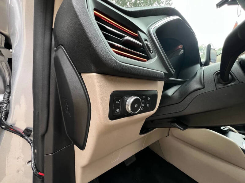 2020 Ford Escape Hybrid Titanium