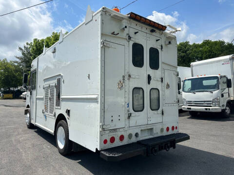 2016 Freightliner MT45 Chassis