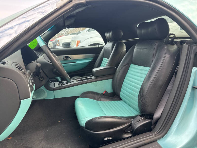 2002 Ford Thunderbird Deluxe
