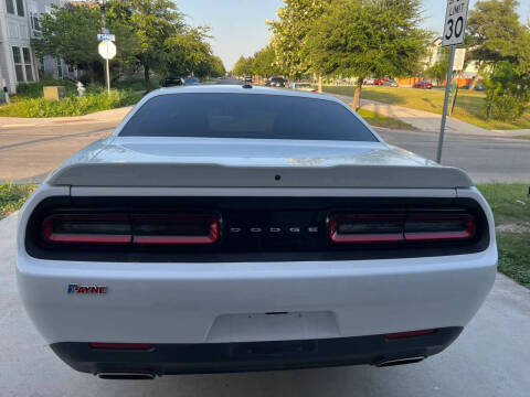 2019 Dodge Challenger SXT