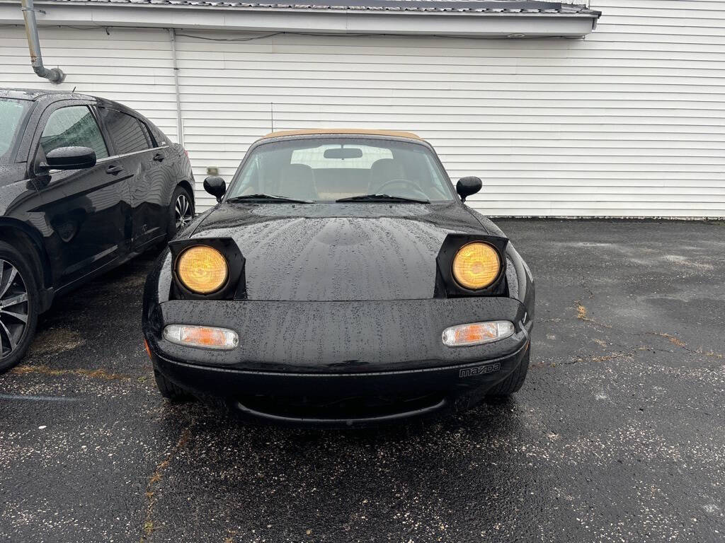 1992 Mazda MX-5 Miata for sale at DECKER AUTO SALES in Bay City, MI