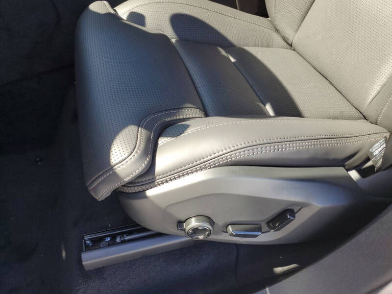 2025 Volvo XC90 B6 Ultra Bright Theme 7P