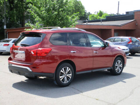 2017 Nissan Pathfinder SL