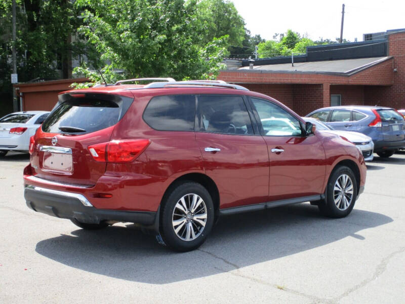 2017 Nissan Pathfinder SL