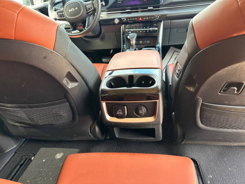 2024 Kia Carnival SX