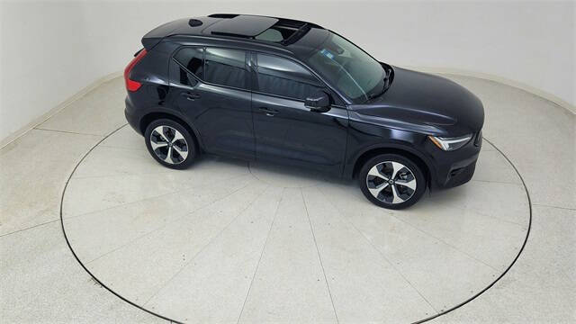 2024 Volvo XC40 B5 Plus Dark Theme