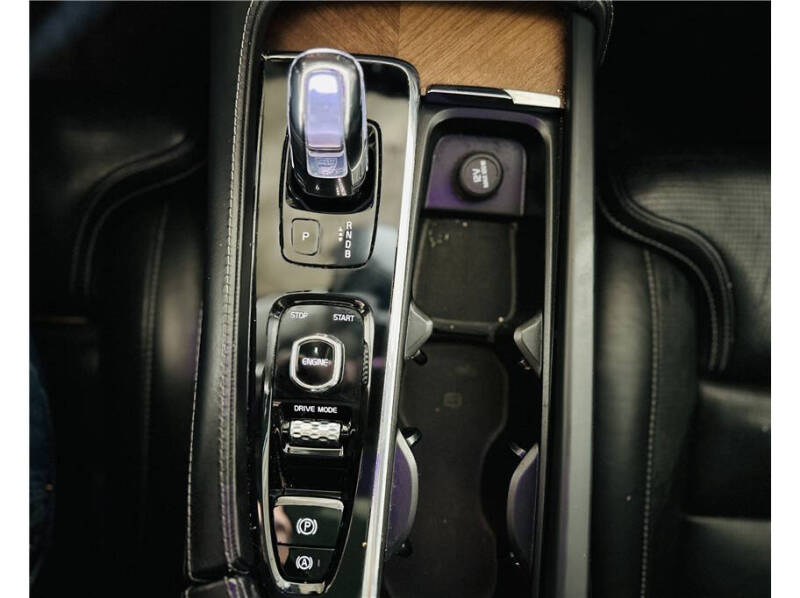 2016 Volvo XC90 T8 eAWD Inscription
