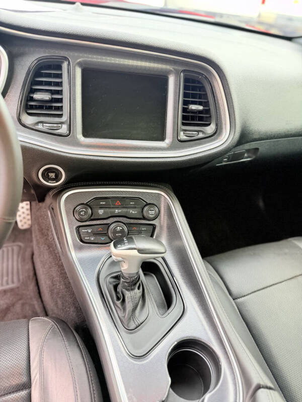 2015 Dodge Challenger SXT Plus